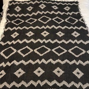 Aritzia 100% Merino Wool Blanket Scarf for Sale